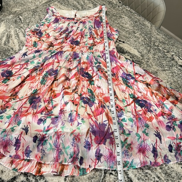 Ricki’s size, small sleeveless floral, dress with back zipper and 2 top buttons - Picture 10 of 12